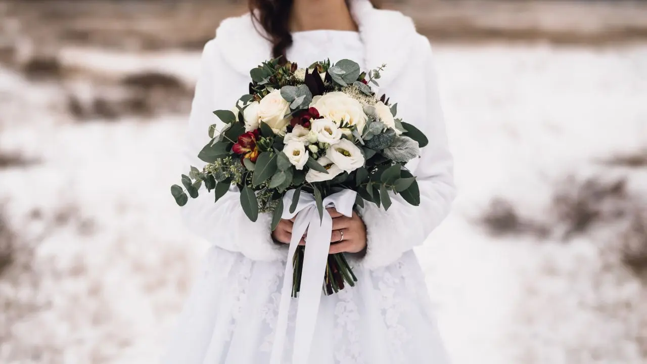 Inspirujące Pomysły na Zimowy Bukiet Ślubny 13 bukiet slubny zimowy