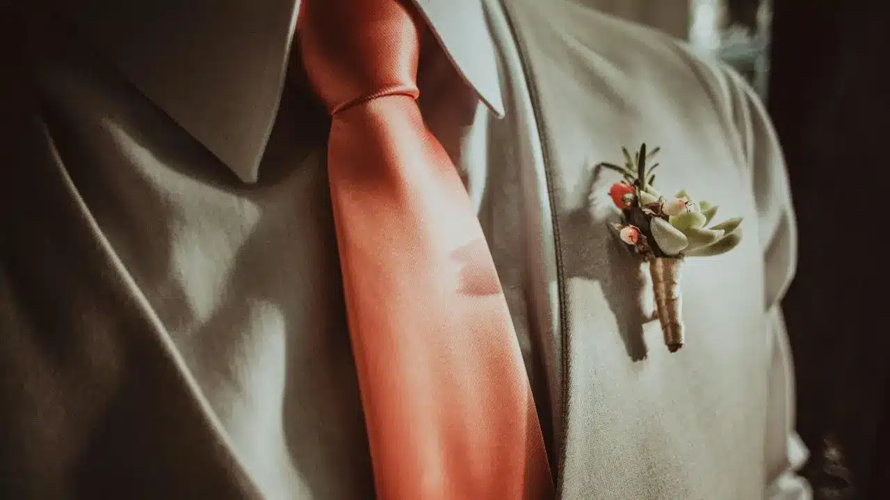 Garnitury boho – przewodnik na ślub i wesele 2026 11 garnitury boho