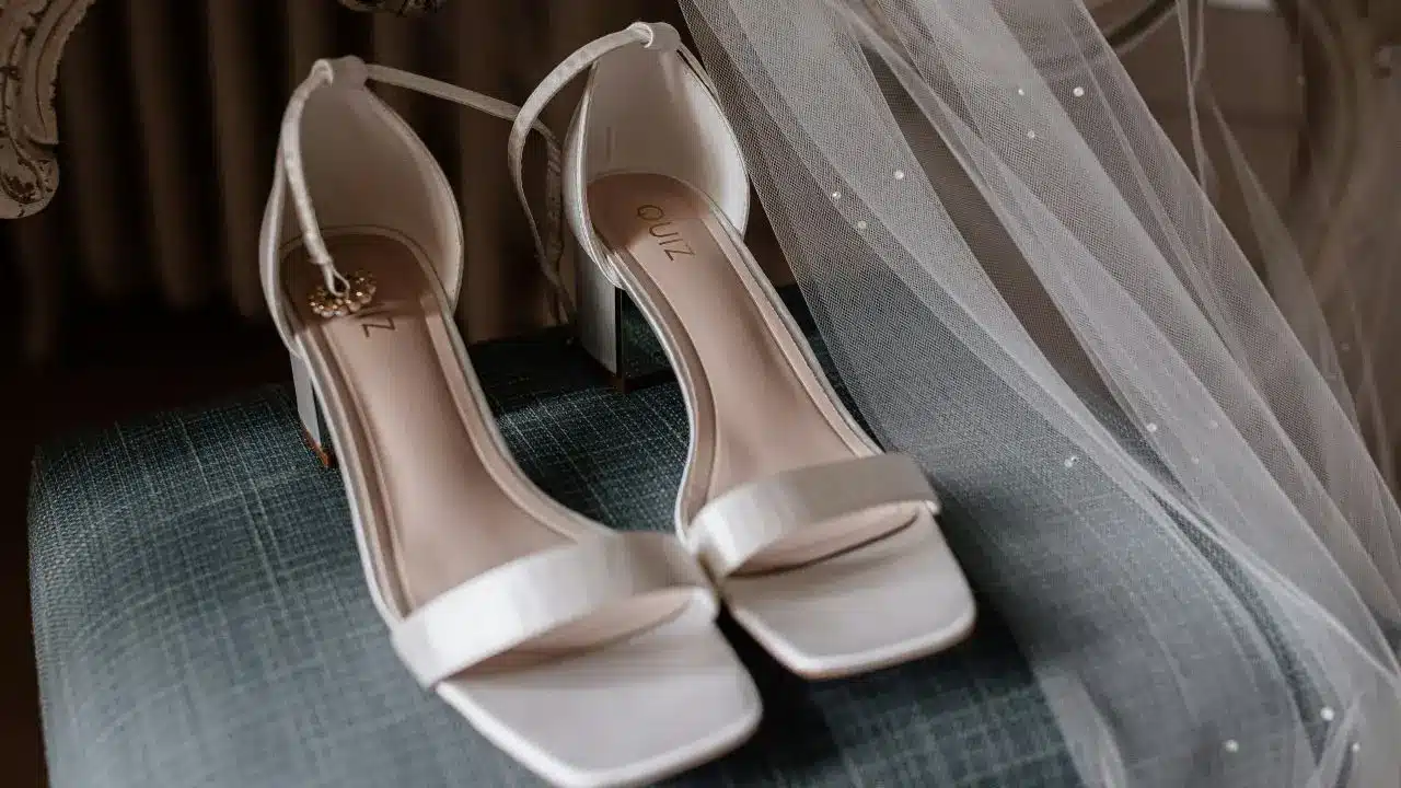 Buty Ślubne na Słupku - Idealne Połączenie Elegancji i Wygody 12 niskie buty