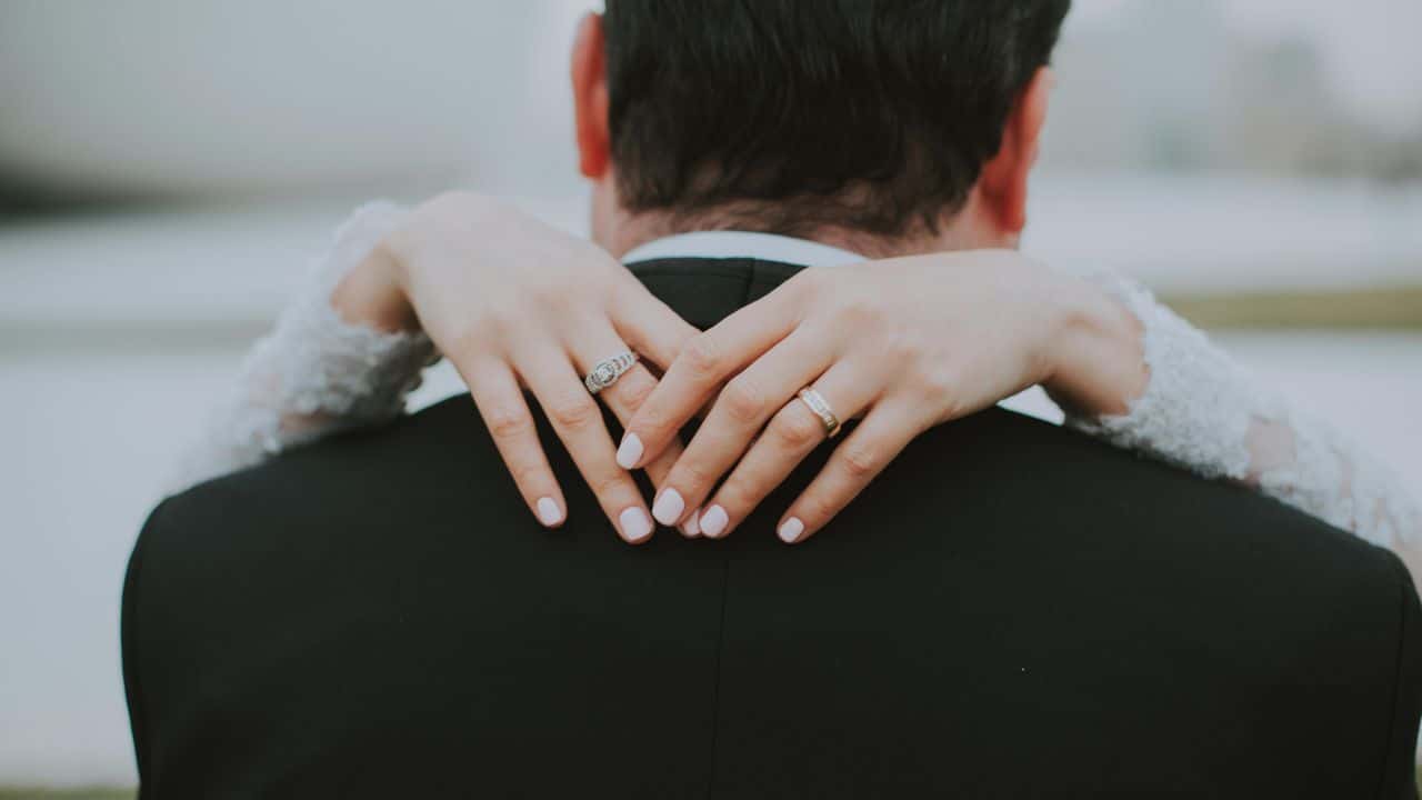 paznokcie na wesele 2026